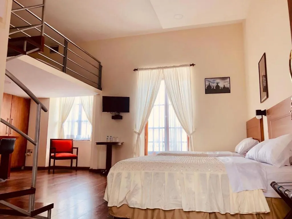 Hotel Tarqui & Suites Куэнка