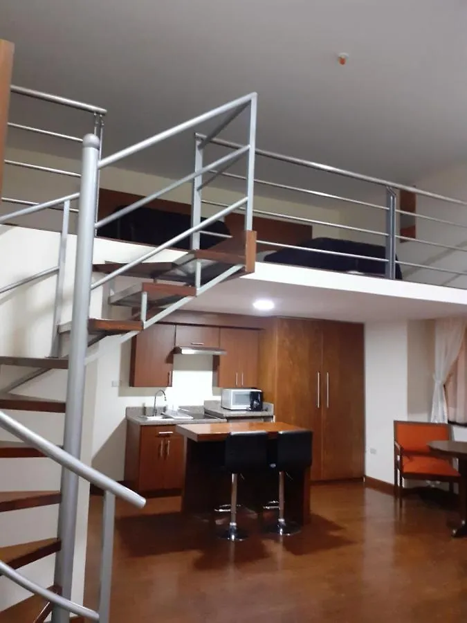 Hotel Tarqui & Suites Куэнка
