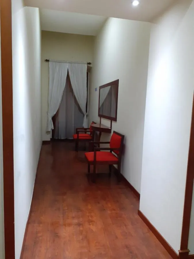 Hotel Tarqui & Suites Куэнка 3*,