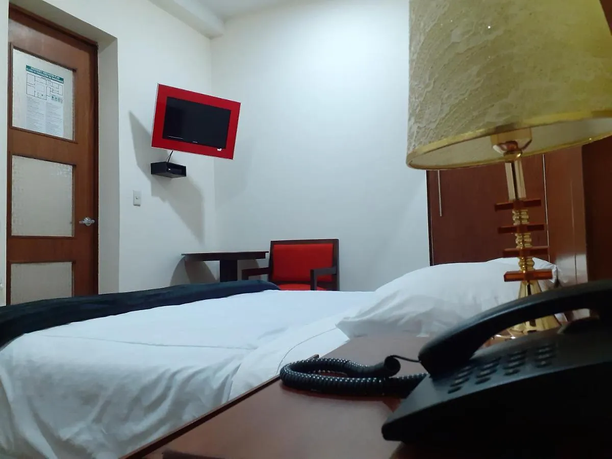 Hotel Tarqui & Suites Куэнка