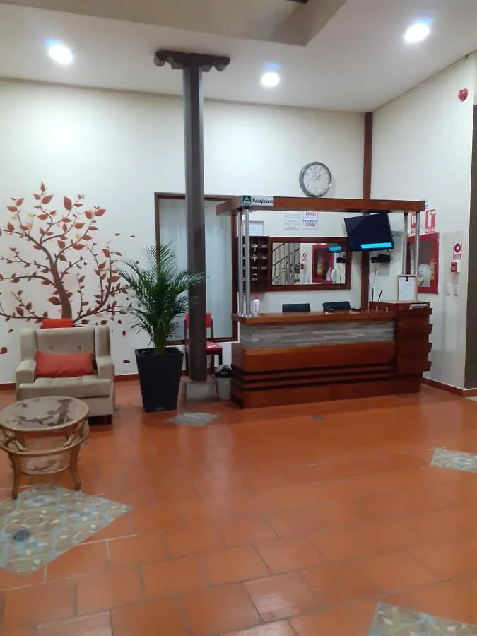 Hotel Tarqui & Suites Куэнка
