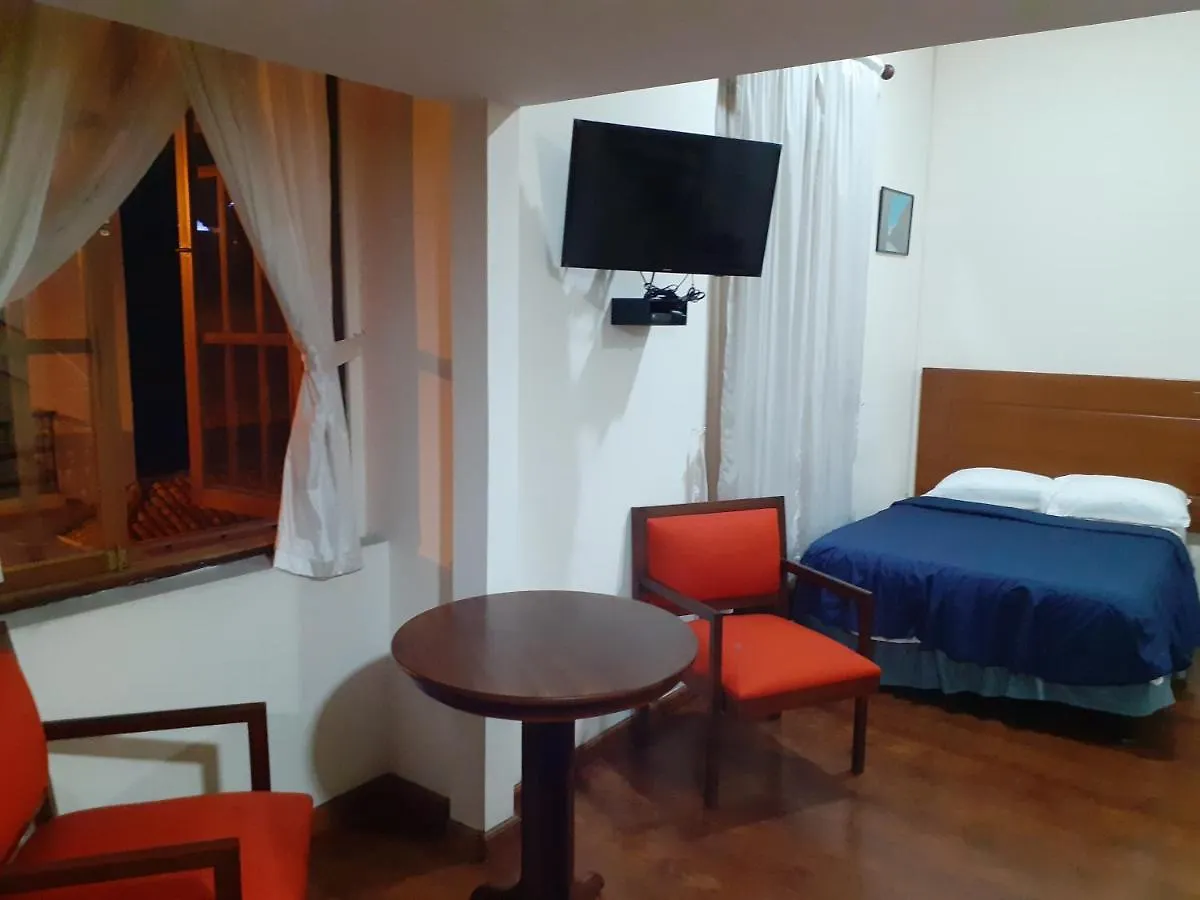 Hotel Tarqui & Suites Куэнка
