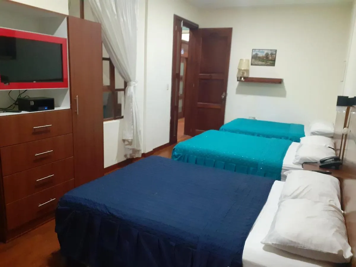 Hotel Tarqui & Suites Куэнка